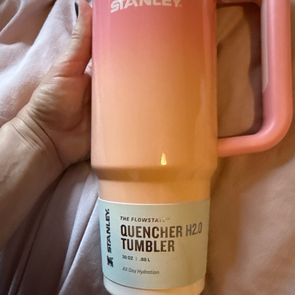 Stanley 30 oz Ombre Pink Tumbler New with Box and Tags